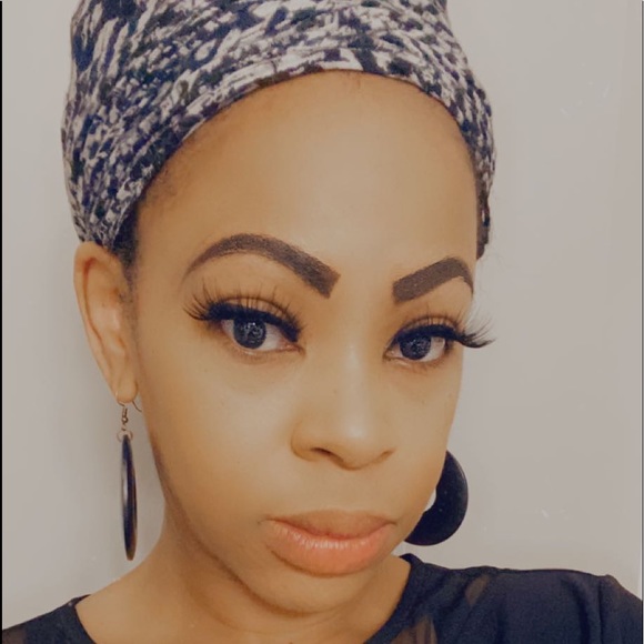 Meet your Posher, Bianca - Picture 2 of 2